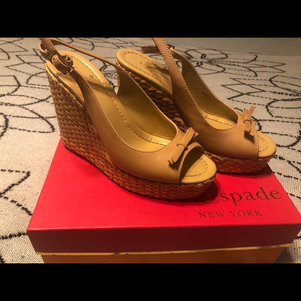 Kate Spade Della Tan Wicker Wedge 7.5